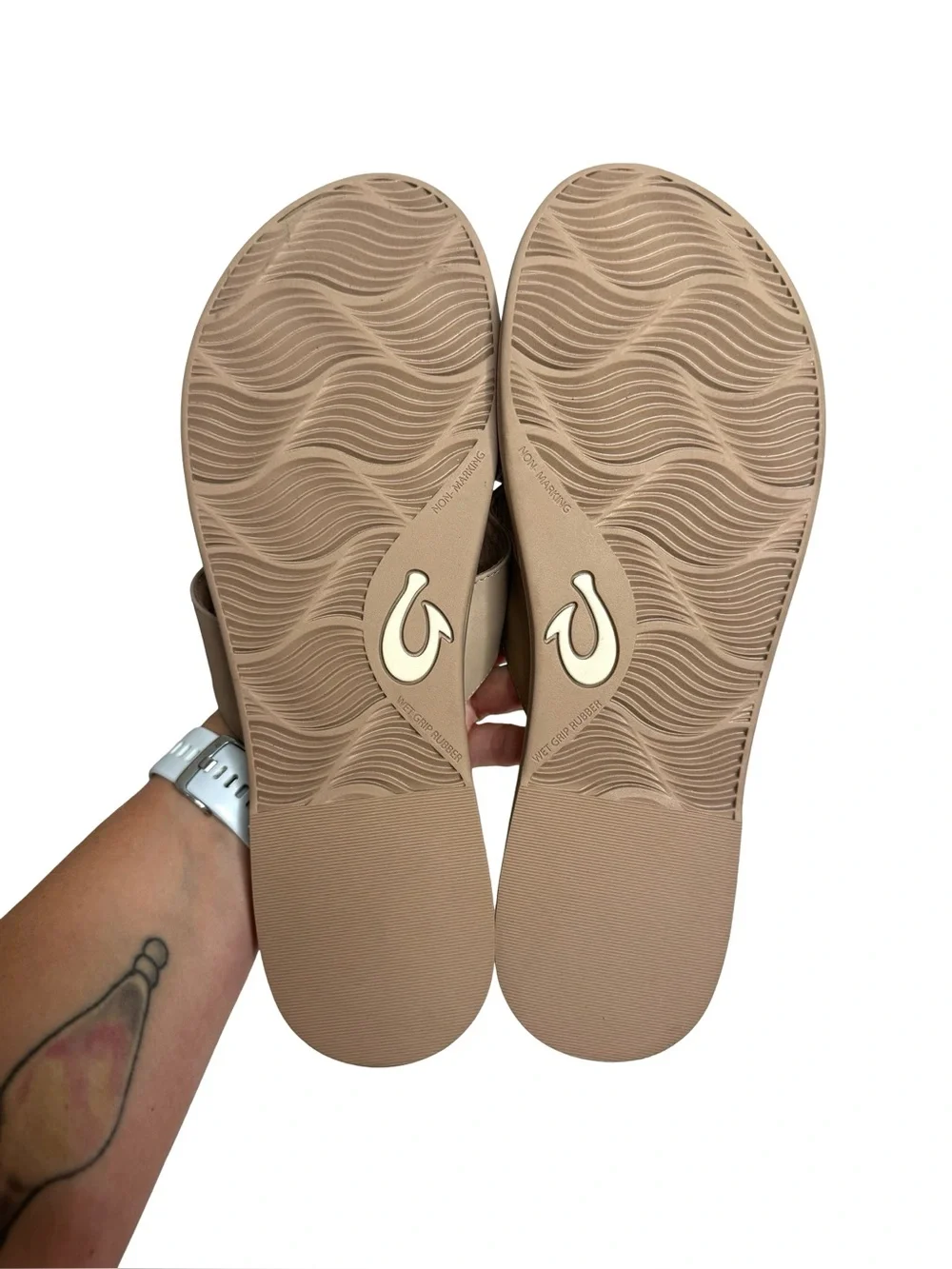 Olukai | La’i Slide Sandal in Taupe 11